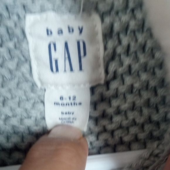 Baby Gap Girls Cozy Gray Knit Jacket with Faux Fur Collar Size 6-12 Months - Picture 2 of 7
